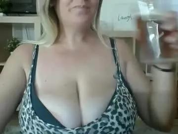 danahotmilf on Chaturbate 