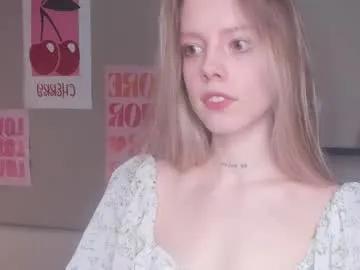 denaebeste — Hi ! I am beginner model here ! Let's just fun GOAL: make the top shorter  + Every 5 token MEOW #new #shy #skinny #18 [62 tokens remaining]