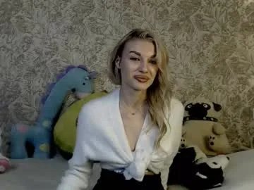 Freechat ellamilla on Chaturbate