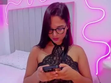 elly_g on Chaturbate 