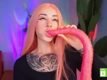 Freechat evarabbit on Chaturbate