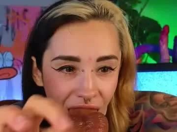 Freechat evarabbit on Chaturbate