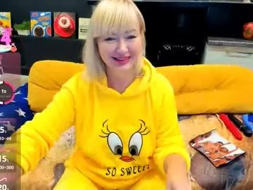 Freechat flirtymary on Chaturbate