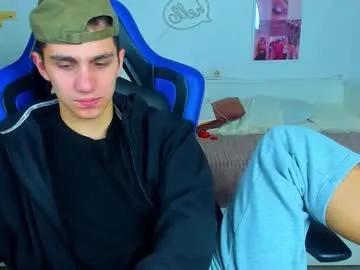 Freechat frank_mooree on Chaturbate