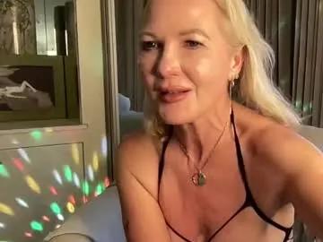 Freechat gl1tter_barbie on Chaturbate