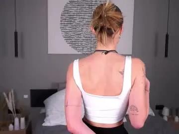 greengazon — Kelly | Goal: pinch nipples under bra close up #new #bigass #mommy #smalltits #lovense [97 tokens remaining]