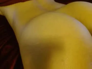 Freechat honeygoldenbaddie24 on Chaturbate