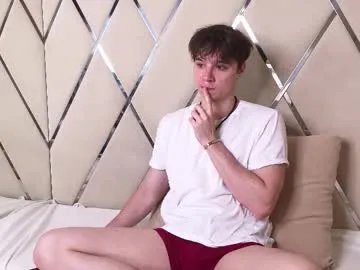 Freechat hugebangins_ on Chaturbate