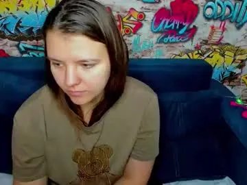 jenny_jimmy — Tongue close to cam [7 tokens left] #bigass #nonude #natural #hairy #18