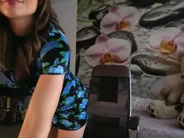 Freechat jennycutey on Chaturbate