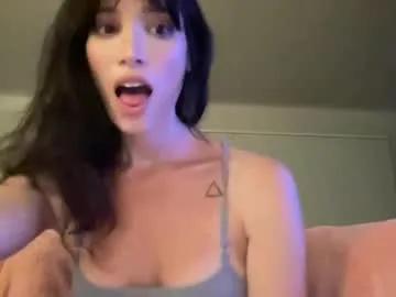 Freechat kikihart on Chaturbate