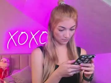 kimberlly_smith — doggy [50 tokens remaining]    #spit #18years #office #chaturbate #socks