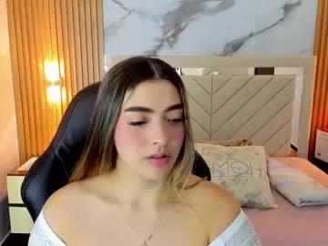 kylie_jones6 —  GOAL: Anal Con FuckMachine x5min  [840]  They say that my smile and my curves are addictive #daddy #fuckmachine #bigboobs #bdsm #squirt