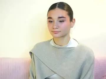 lesliemillette — It's my fourth day, I'm Naoimi, 18 y.o my goal: Hello!!! #new #18 #shy #braces #young [14 tokens remaining]