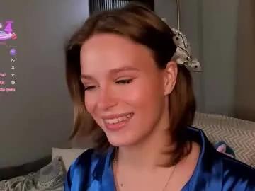 Freechat lipswithsweetonthem on Chaturbate