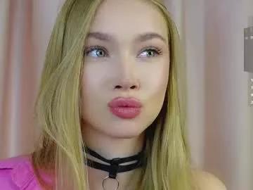 Freechat lipswithsweetonthem on Chaturbate