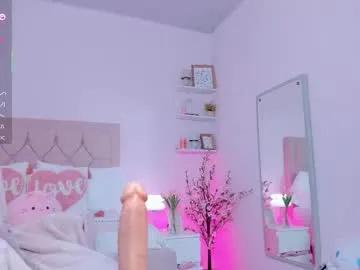 little_sweet_18 on Chaturbate 