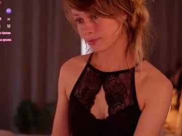 Freechat lovellynelly on Chaturbate