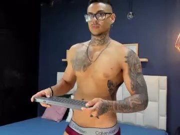 Freechat luigi1_ on Chaturbate