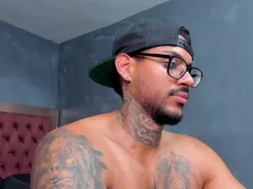 Freechat luigi1_ on Chaturbate