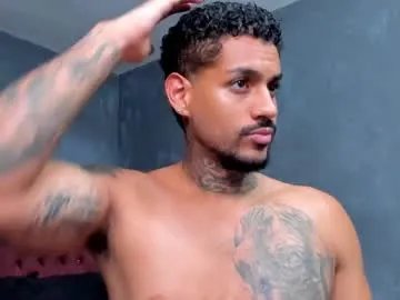 Freechat luigi1_ on Chaturbate