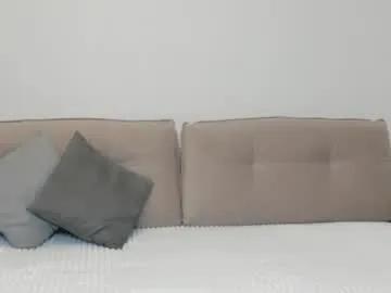 Freechat me_lina_ on Chaturbate