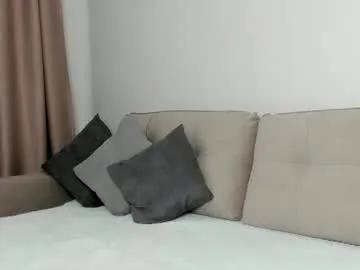 Freechat me_lina_ on Chaturbate