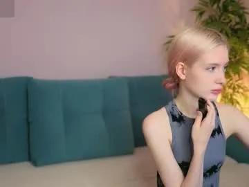 Freechat nanami_v02 on Chaturbate