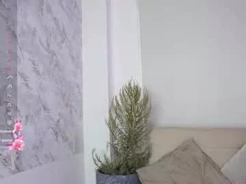 Freechat roselinedior on Chaturbate