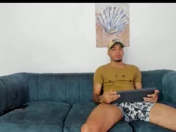 Freechat straight__friends on Chaturbate