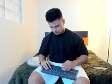 Freechat straight__friends on Chaturbate