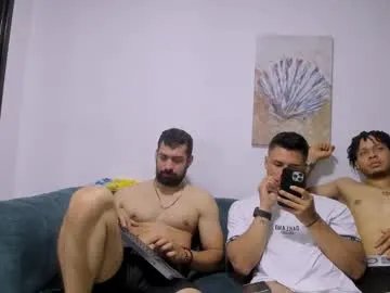 Freechat straight__friends on Chaturbate