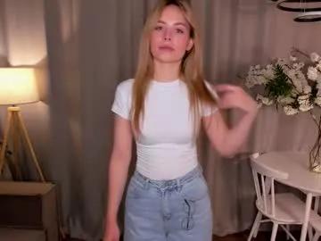 terrysimp — Im Maya, it's my second day here <3 GOAL: My brush goes all over shoulders and hands^^ #new #shy #18 #teen #young [76 tokens remaining]