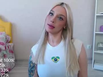 Freechat vickyfuckingdoll on Chaturbate