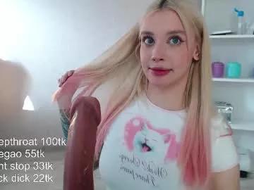 Freechat vickyfuckingdoll on Chaturbate