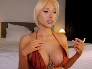 Freechat wow_peach_girl on Chaturbate