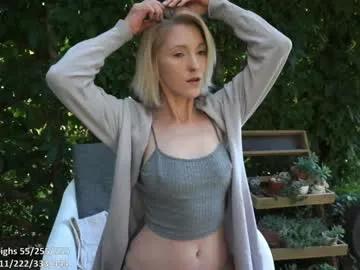 Freechat yournaughtypixie on Chaturbate