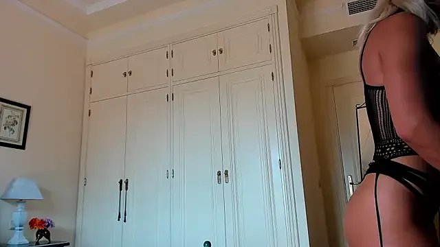 Freechat adarabu on StripChat