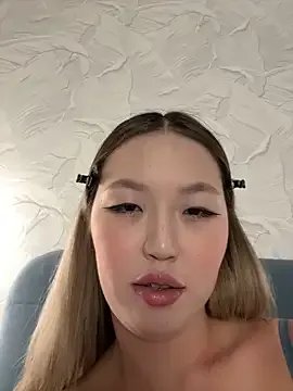 Freechat Aiko_Yumi on StripChat