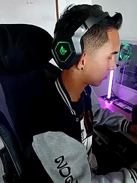 Freechat Alexmillers on StripChat