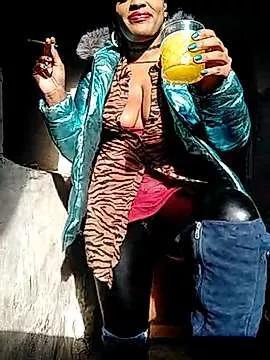 Freechat AmazonianMistress on StripChat