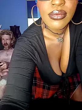 Freechat AmazonianMistress on StripChat