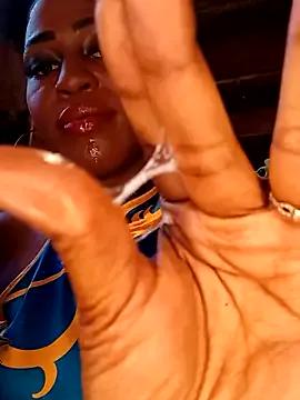 Freechat AmazonianMistress on StripChat