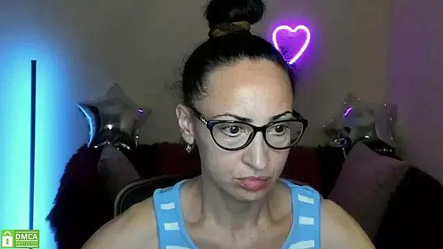 Arianasweety23 on StripChat 