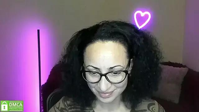 Arianasweety23 on StripChat 