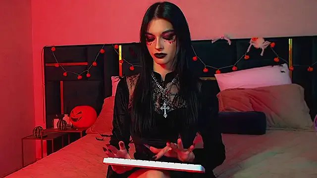 Freechat BeverlyMost on StripChat