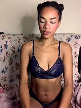 Freechat Cammgirlmii on StripChat