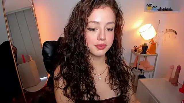 Freechat Cassandra_Caiin on StripChat