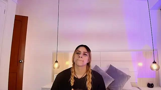 Dakota_Megan_69 — lovense in the ass