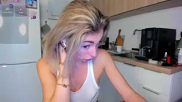 Freechat DannaEvan on StripChat